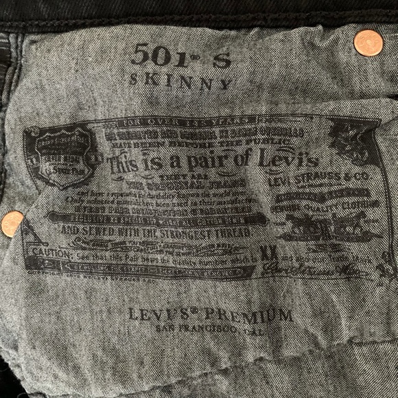 Levis black red-tab, button fly, five-pocket, 501 jeans, W28/L30 - Picture 8 of 9